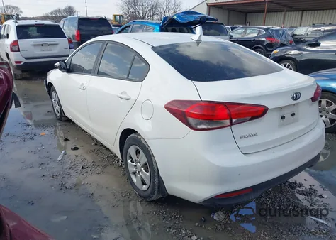 2018 Kia Forte Lx из США, поврежденный, VIN 3KPFK4A76JE175546